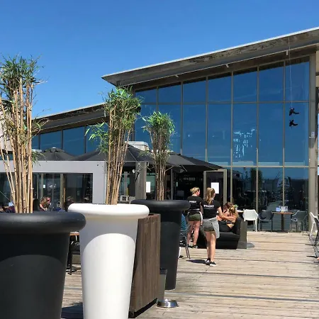 Дом отдыха Aan Zee *
